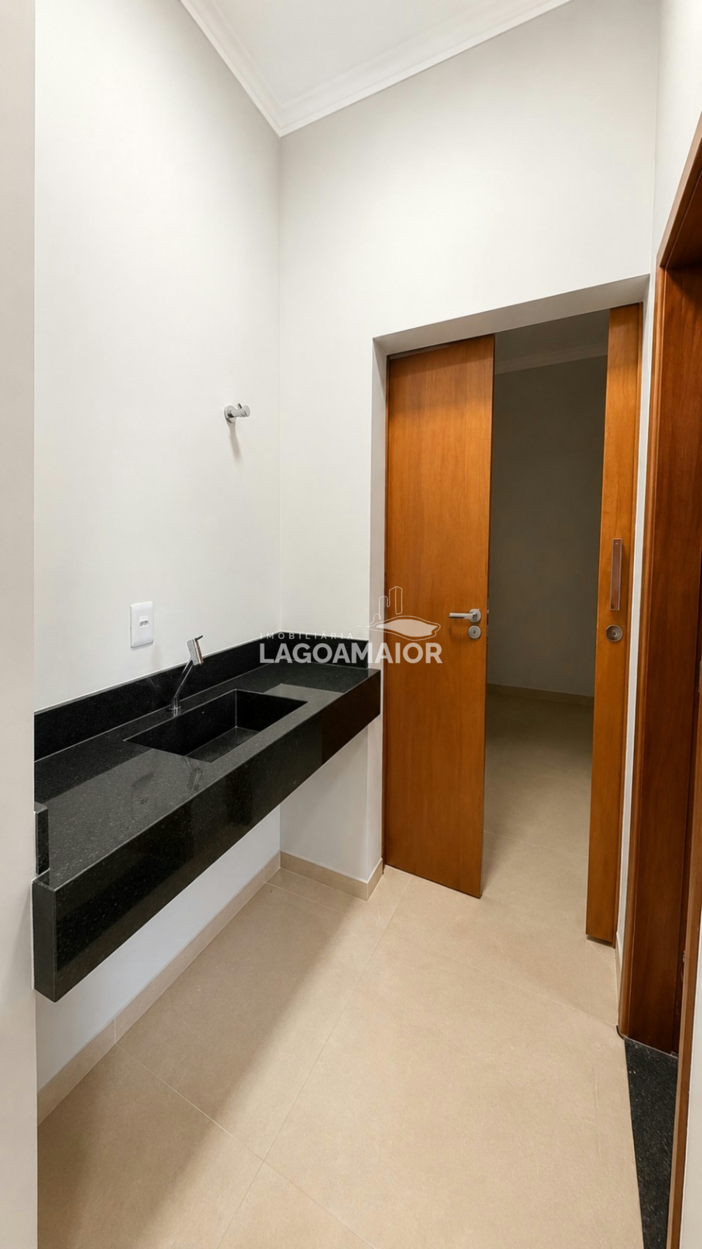 Casa à venda com 3 suítes em Residencial Costa Leste, Três Lagoas, MS