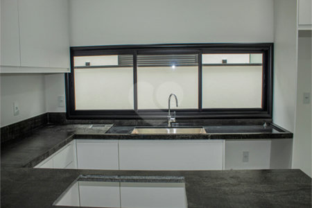 Casa à venda com 3 suítes no condomínio Residencial Central Parque, Salto - SP