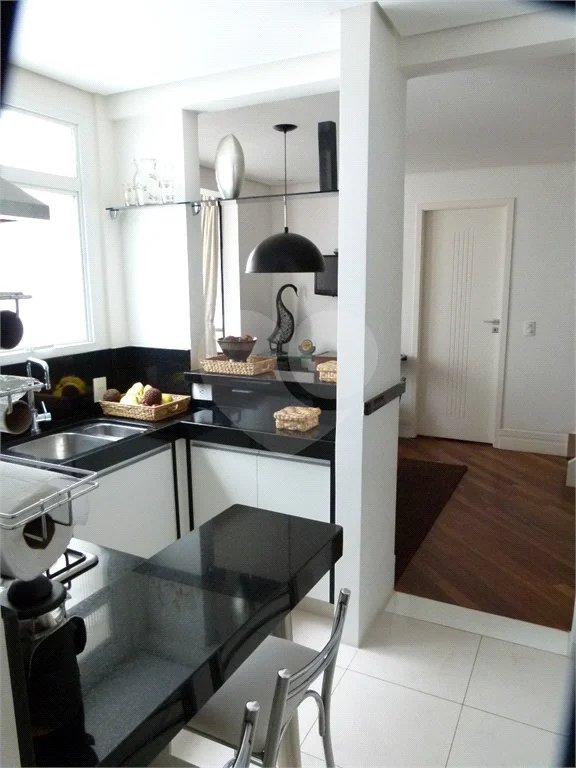 Cobertura Duplex com 126,metros quadrados próximo ao Shopping Pátio Paulista.