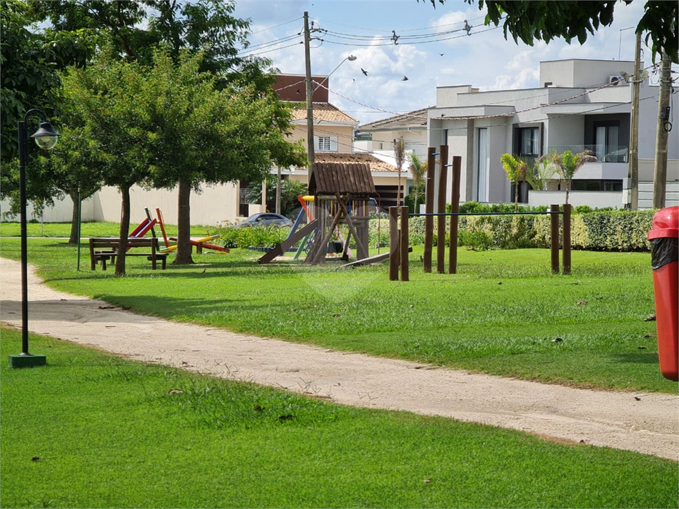 Casa à venda com 3 quartos, sendo 1 suíte, no condomínio Ibiti Royal Park, Sorocaba - SP