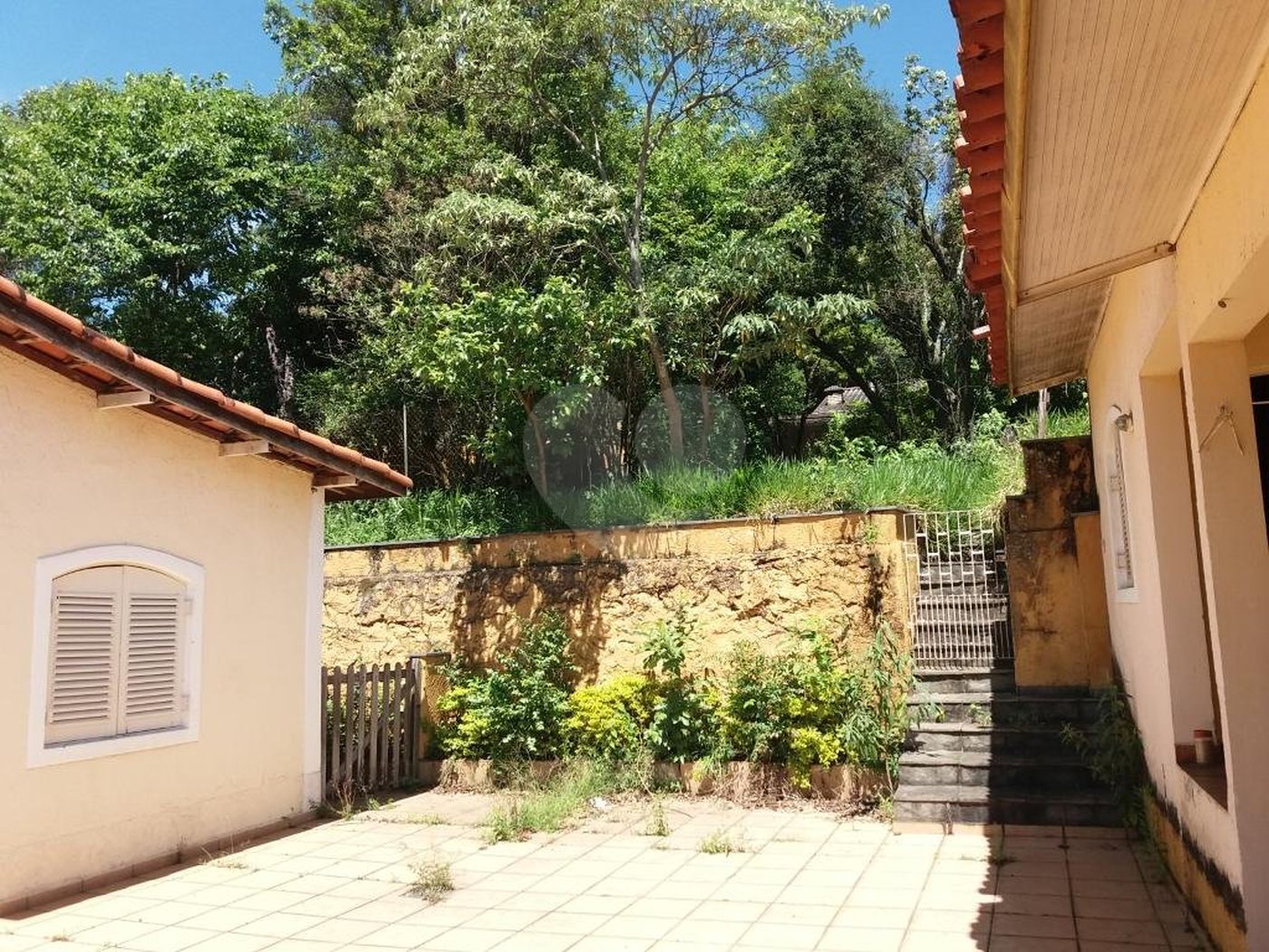 Sobrado à venda com 4 quartos, sendo 1 suíte, em Tremembé, São Paulo, SP