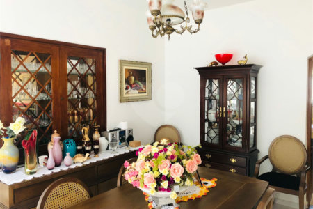 Chácara à venda com 6 quartos, sendo 2 suítes, em Vila Moraes, Mogi das Cruzes, SP