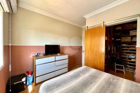 Casa à venda com 5 quartos, sendo 3 suítes, no condomínio Santa Teresa 1, Vinhedo - SP