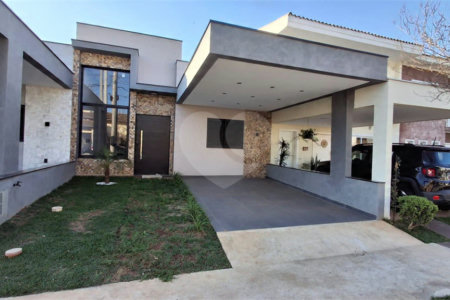 Casa à venda com 3 quartos, sendo 1 suíte, no condomínio Horto Florestal 1, Sorocaba - SP