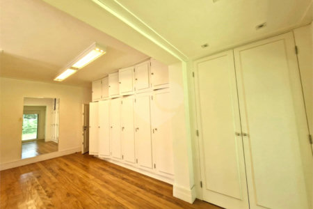 Casa à venda com 4 suítes no condomínio Chácara Flora, São Paulo - SP