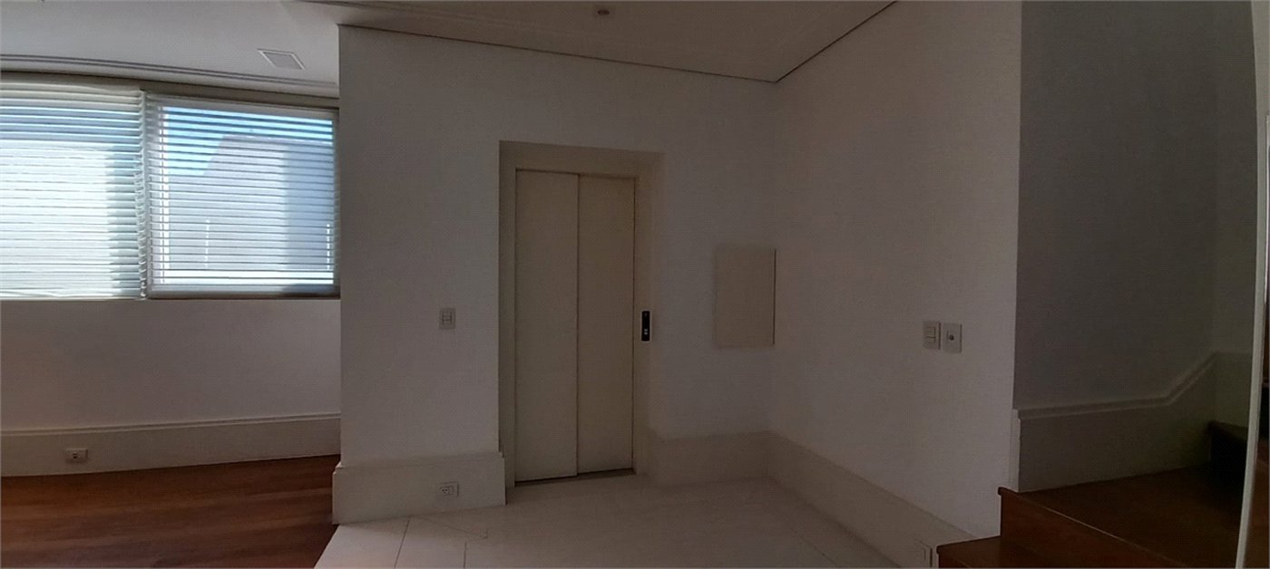 Sobrado à venda ou para alugar com 7 quartos, sendo 4 suítes, em Cidade Jardim, São Paulo, SP