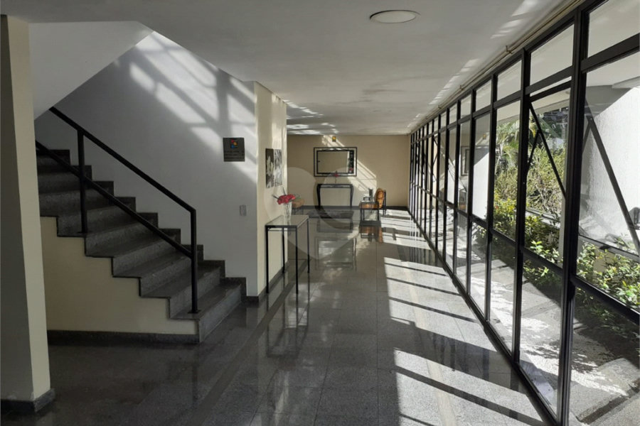 Apartamento à venda com 3 quartos, sendo 1 suíte,  em Morumbi, São Paulo, SP