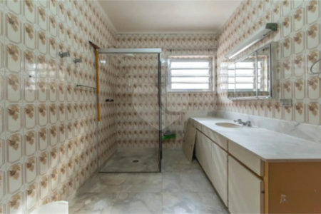 Casa à venda com 5 quartos, sendo 3 suítes, em Vila Santo Estéfano, São Paulo, SP