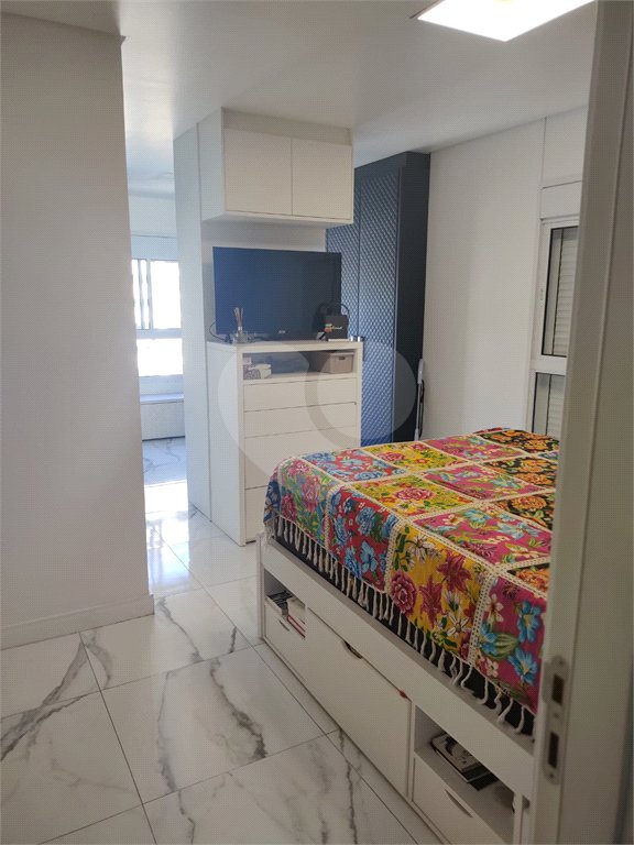 Apartamento à venda com 4 quartos, sendo 2 suítes, em Pinheiros, São Paulo, SP