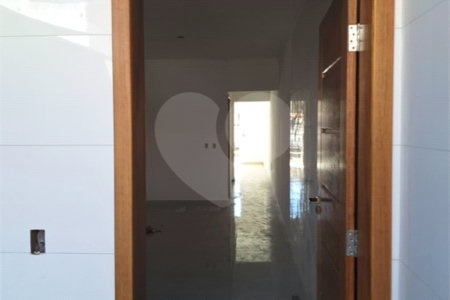 Sobrado à venda com 3 quartos, sendo 1 suíte,  em Parque Boturussu, São Paulo, SP