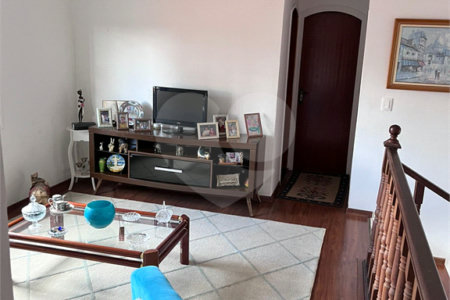 Sobrado à venda com 5 quartos, sendo 2 suítes,  em Jardim da Granja, São José dos Campos, SP
