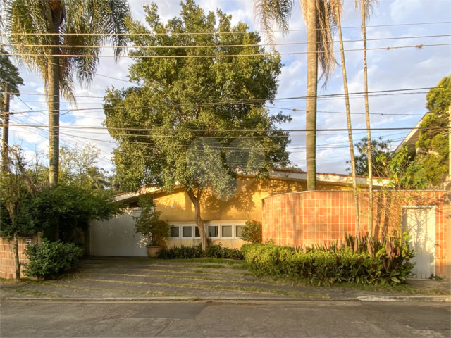 Casa de Vila à venda com 5 quartos, sendo 4 suítes,  em Chácara Santo Antônio, São Paulo, SP