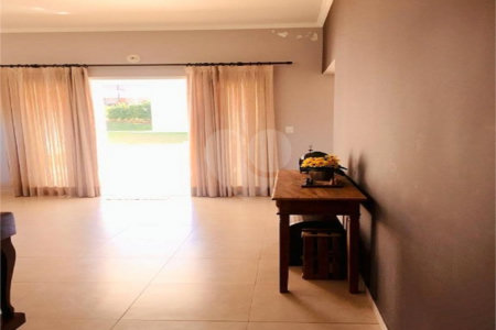 Casa à venda com 3 suítes no condomínio Portal do Sabiá, Araçoiaba da Serra - SP