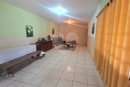 Chácara à venda com 3 quartos, sendo 1 suíte, em Vila Reis, Itapetininga, SP