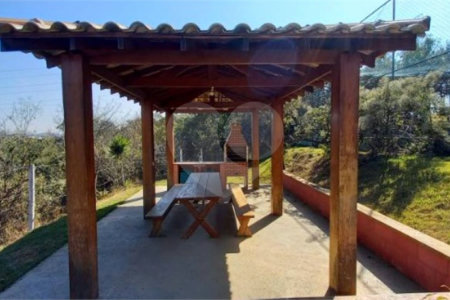 Terreno à venda no condomínio Bosque dos Cambarás, Valinhos - SP