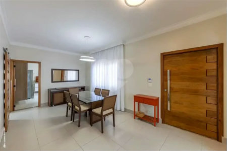 Casa Térrea à venda com 3 quartos, sendo 1 suíte, em Interlagos, São Paulo, SP