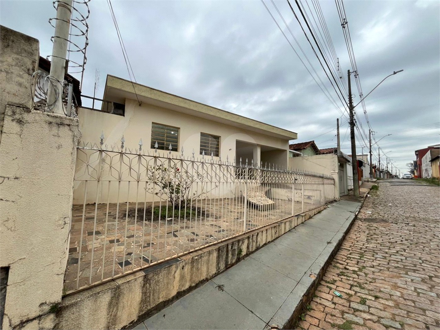 Casa a venda na Cidade Jardim com 3 dormitorios e 1 suite