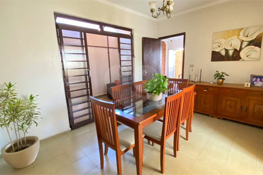 Excelente casa no Jardim Brasilia 3 dormitórios sendo 1 suíte
