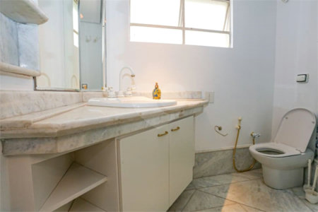 Apartamento na Bela Vista com 228m² 3 dormitorios Aceita e estuda Permuta.
