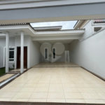Sobrado à venda ou para alugar com 4 quartos, sendo 3 suítes, em Jardim Pagliato, Sorocaba, SP