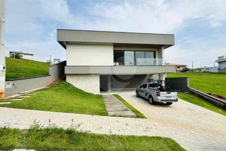 Casa à venda com 3 suítes no condomínio Santa Isabel I, Louveira - SP
