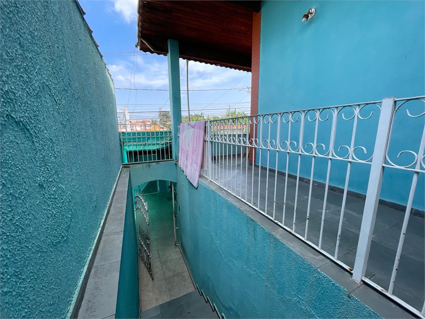 Casa à venda com 3 quartos, sendo 1 suíte, em Vila Júlia, Poá, SP
