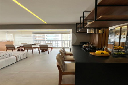 Apartamento à venda com 3 quartos, sendo 1 suíte, em Jardim Prudência, São Paulo, SP