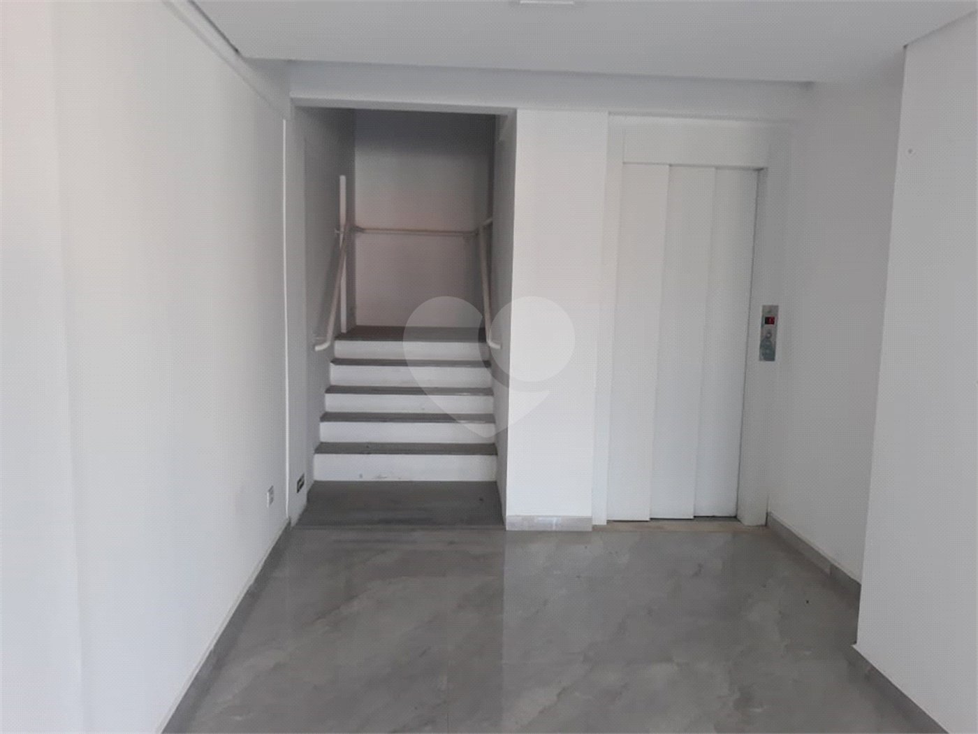 Apartamento à venda ou para alugar com 2 quartos, sendo 1 suíte,  em Jardim Flórida, São Roque, SP