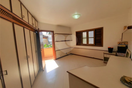 Sobrado à venda com 4 quartos, sendo 2 suítes, em Granja Julieta, São Paulo, SP