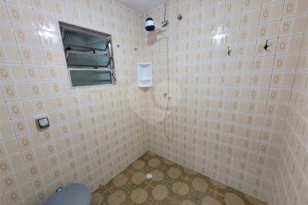 Sobrado à venda com 4 quartos em Vila Jurema, Ferraz de Vasconcelos, SP