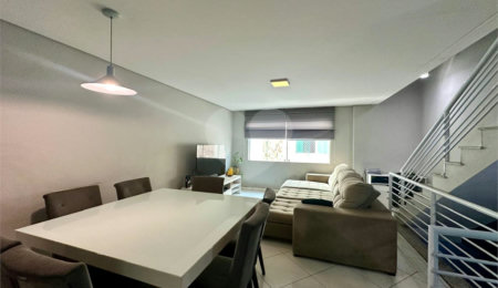 Casa à venda com 3 quartos, sendo 1 suíte,  no condomínio Marcio Thomaz, São Paulo - SP