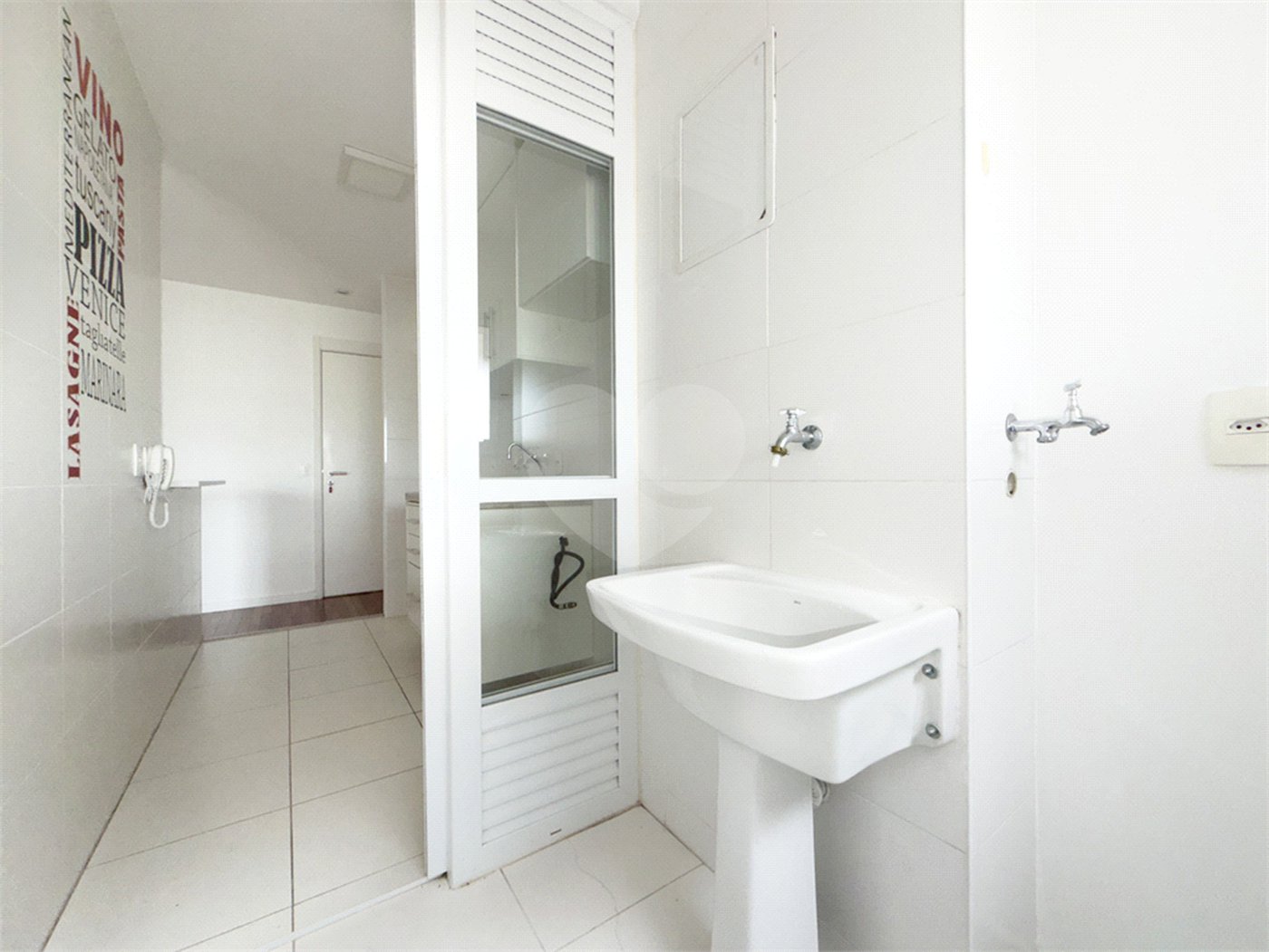 Apartamento à venda com 2 quartos, sendo 1 suíte,  em Vila Mariana, São Paulo, SP
