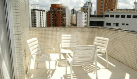 Cobertura à venda ou para alugar com 4 quartos, sendo 2 suítes,  em Vila Uberabinha, São Paulo, SP