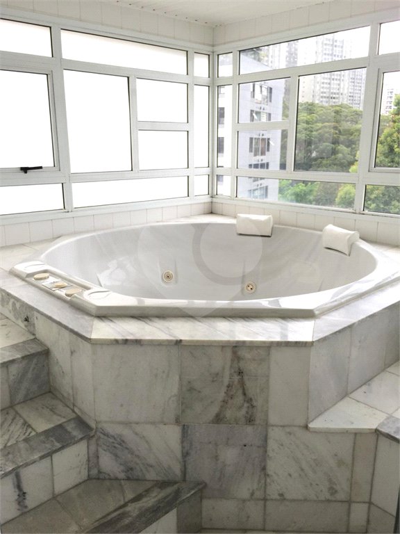 Apartamento à venda com 4 suítes em Vila Suzana, São Paulo, SP