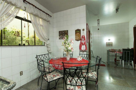 Sobrado à venda com 4 suítes em Morumbi, São Paulo, SP