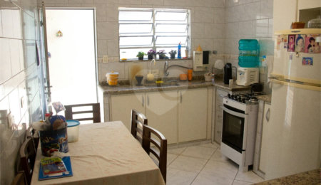 Casa Térrea à venda com 3 quartos, sendo 1 suíte,  em Vila Irmãos Arnoni, São Paulo, SP