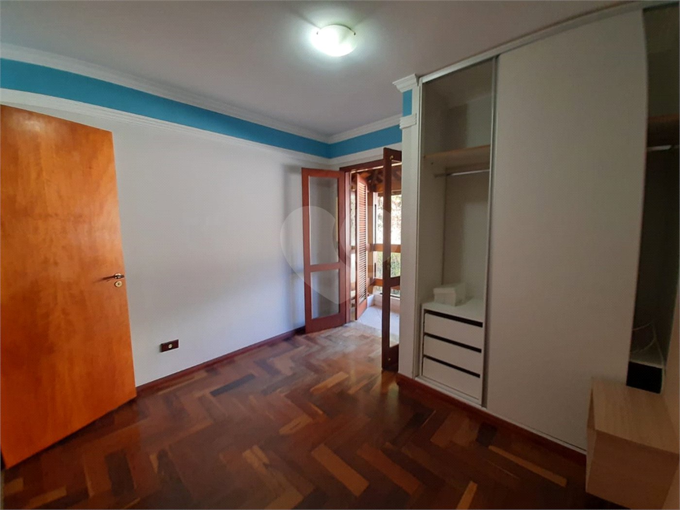 Casa à venda com 5 quartos, sendo 1 suíte, no condomínio Alpes de Mairiporã, Mairiporã - SP