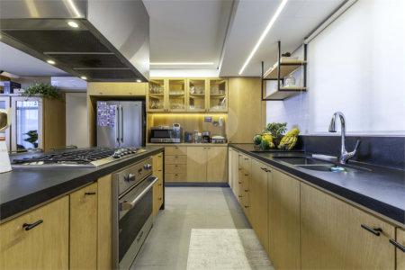 Apartamento à venda com 3 suítes em Jardim das Bandeiras, São Paulo, SP