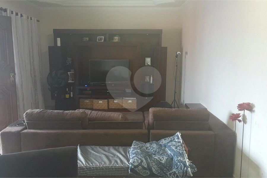 Sobrado à venda com 3 quartos, sendo 1 suíte, em Tremembé, São Paulo, SP
