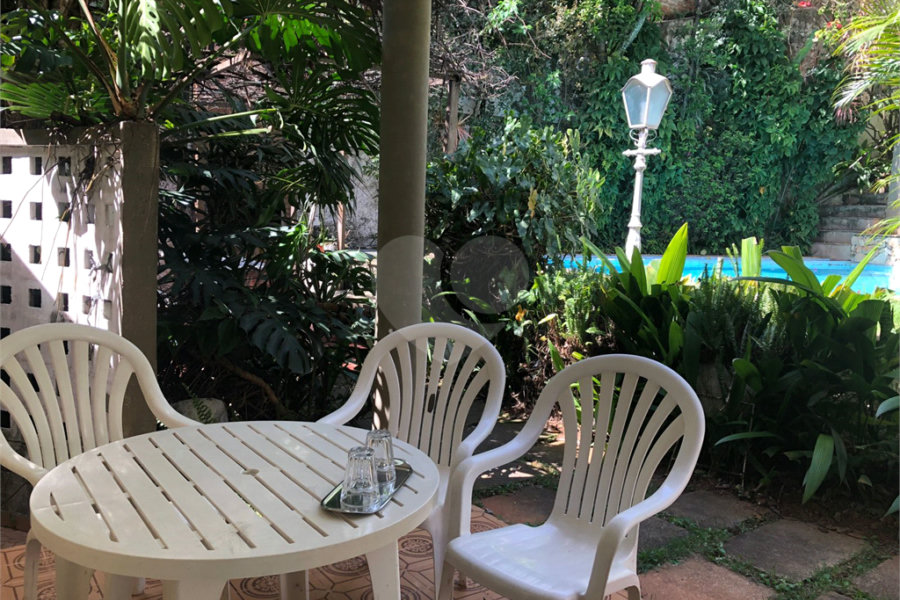 Sobrado à venda com 5 quartos, sendo 1 suíte,  em Jardim São Bento, São Paulo, SP