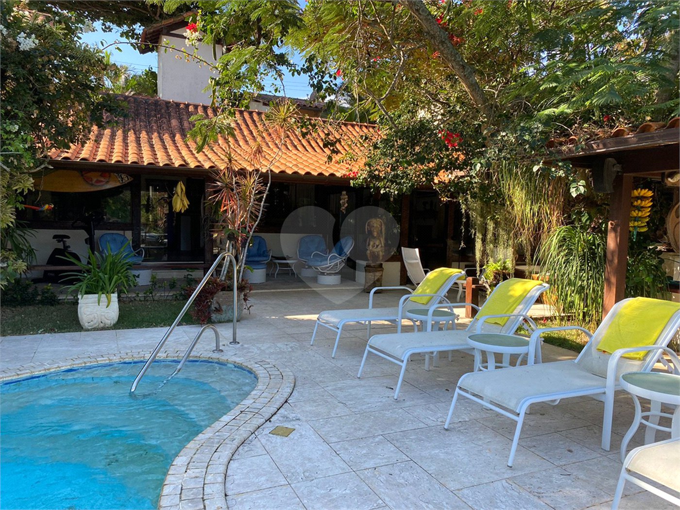 Casa à venda com 6 quartos, sendo 4 suítes, em Canto, Armação dos Búzios, RJ