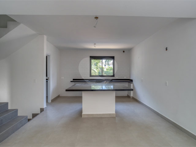 Casa à venda com 4 quartos, sendo 1 suíte,  no condomínio Cube Campo Belo, São Paulo - SP