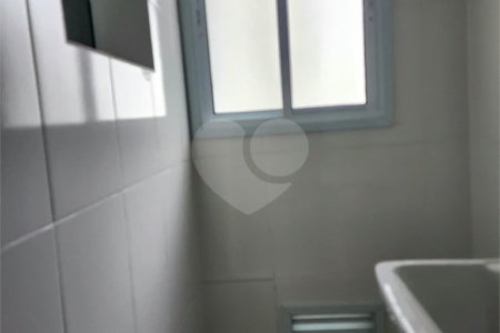 Casa à venda com 2 quartos, sendo 1 suíte, no condomínio Residencial Sanches, São Paulo - SP