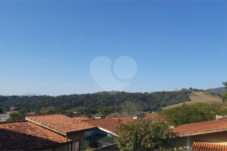 Casa à venda com 4 suítes no condomínio Vila Inglesa, Atibaia - SP