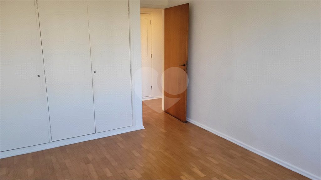Apartamento para alugar com 3 quartos, sendo 1 suíte, em Jardim Europa, São Paulo, SP