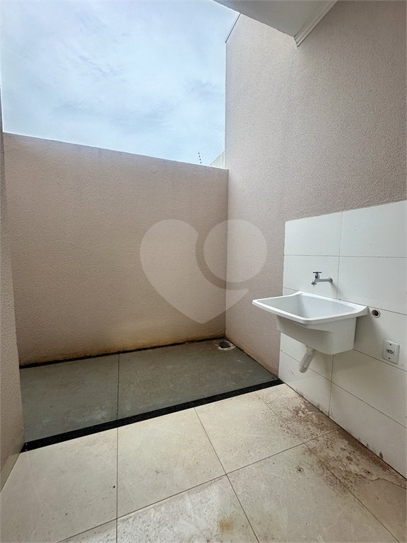 Casa à venda com 3 quartos, sendo 1 suíte,  em Ipê, Três Lagoas, MS