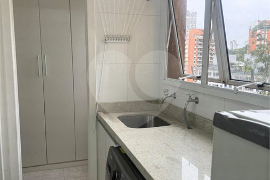 Apartamento à venda com 3 suítes em Morumbi, São Paulo, SP