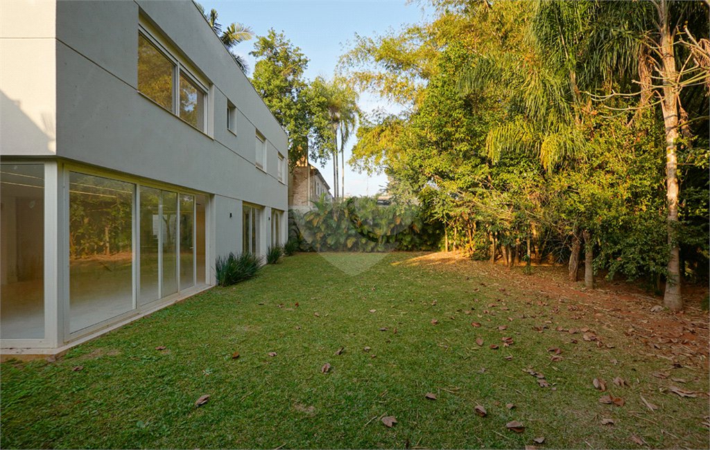 Casa para alugar com 4 suítes no condomínio Hípica Garden, São Paulo - SP