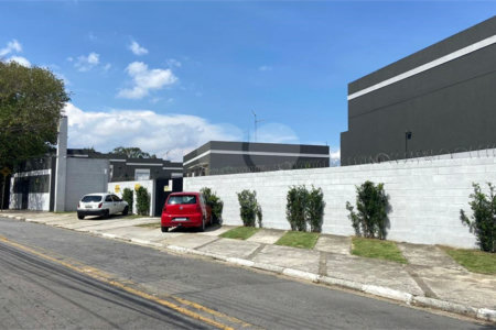 Casa à venda com 2 quartos no condomínio Carvalho Lagares, Poá - SP