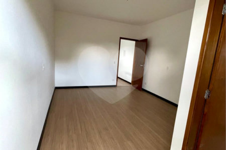 Sobrado à venda com 3 suítes em Jardim dos Pinheiros, Atibaia, SP